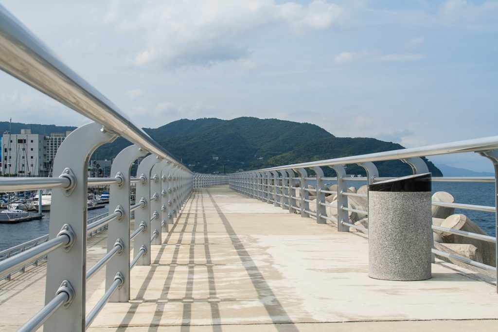 Sur le jetée du Itô Marine Town