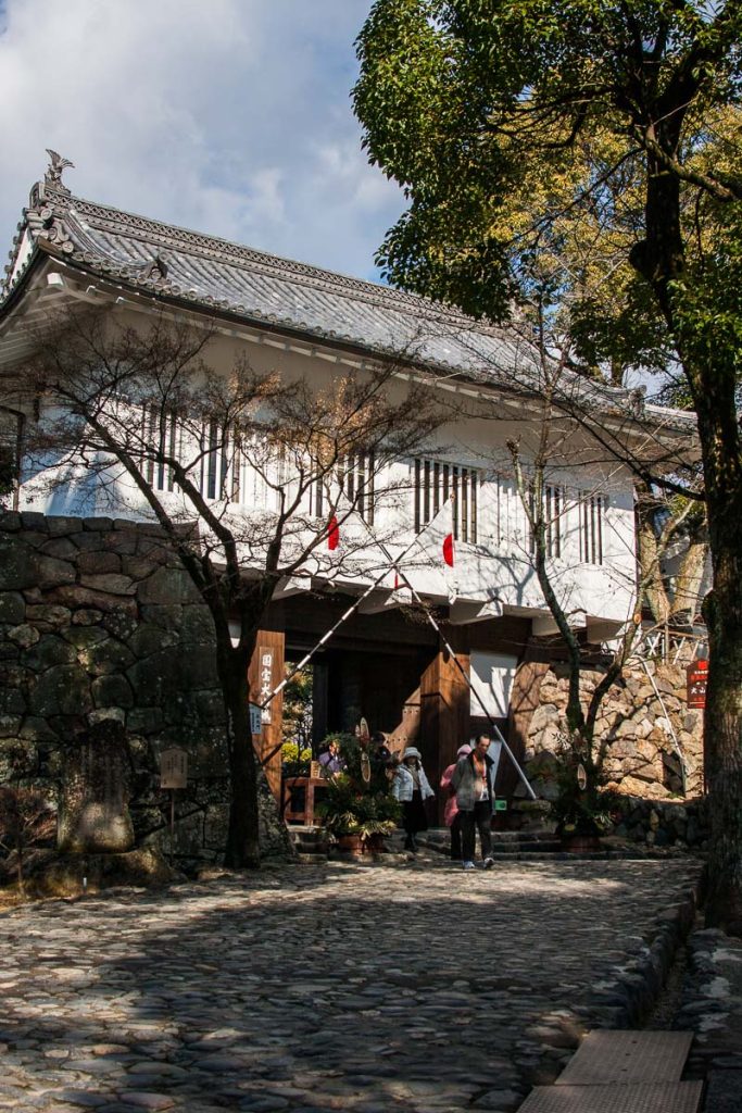 La porte honmaru du château d'Inuyama
