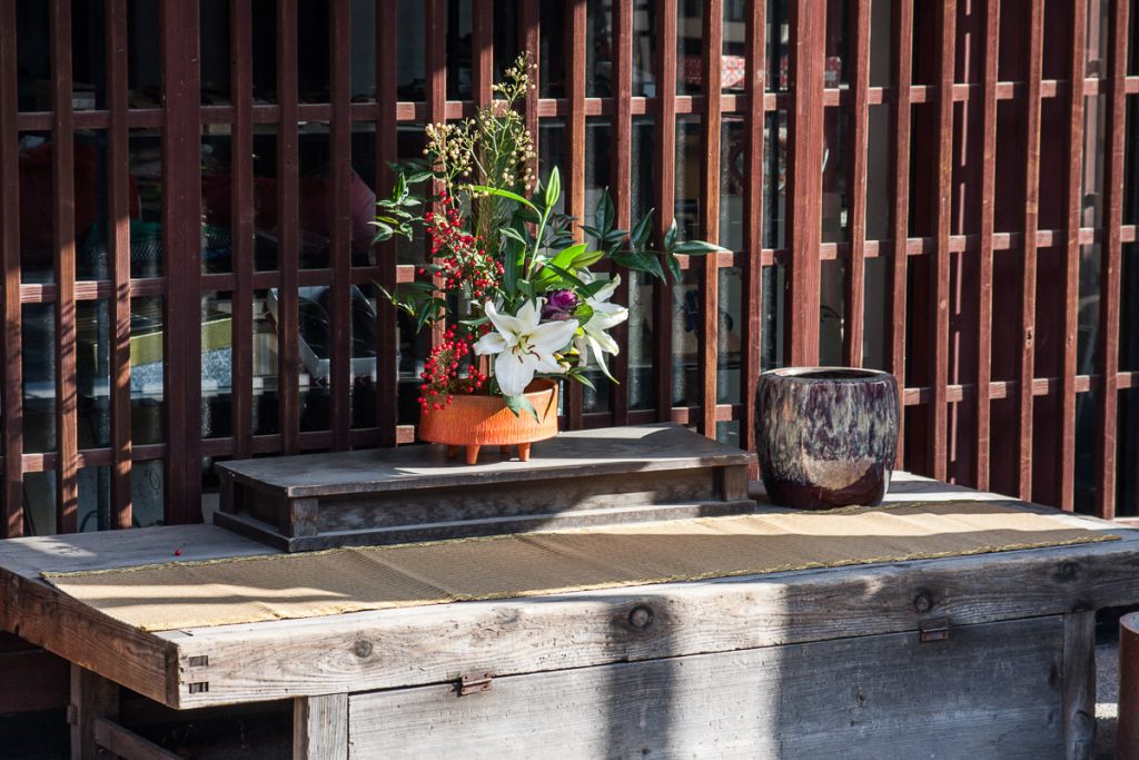 Devant l'échoppe de la famille Yamada - Inuyama