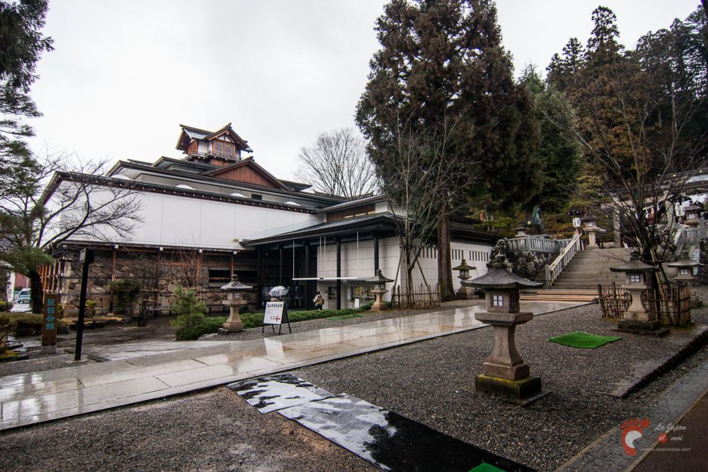 Takayama - Hall d'exposition des chars du festival à proximité du Sakurayama Hachimangû