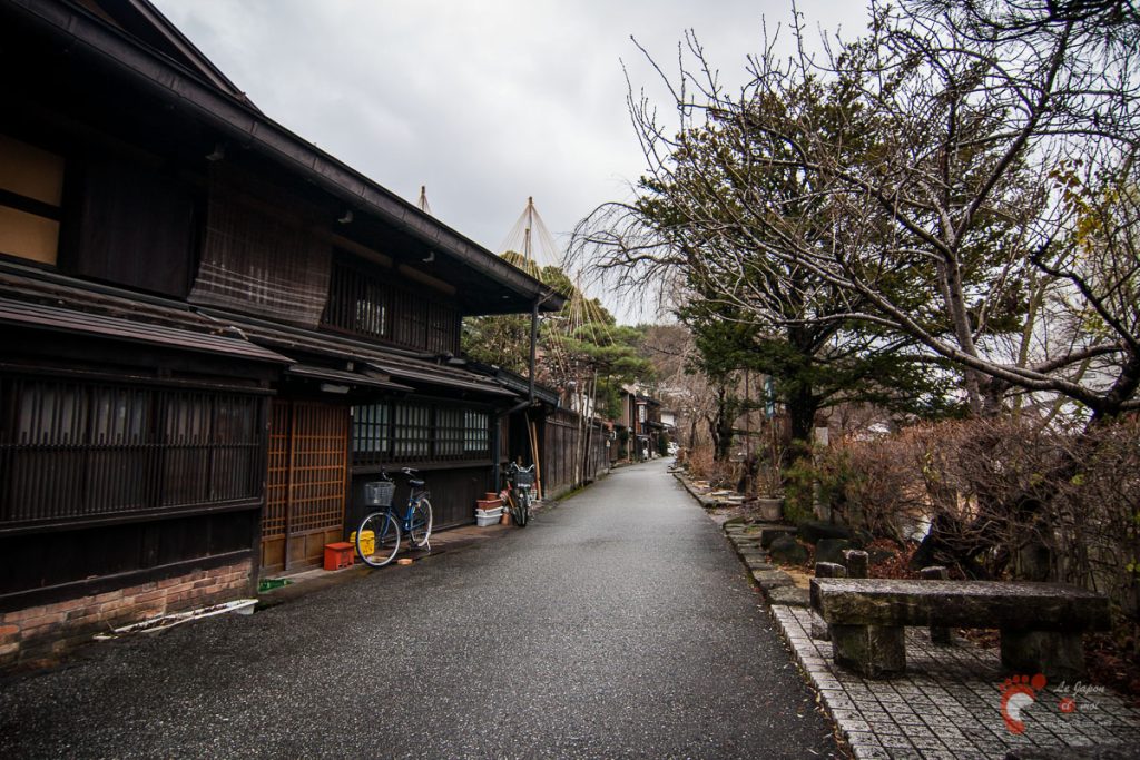 Ville de Takayama - Sur les rives de Miya-gawa 宮川