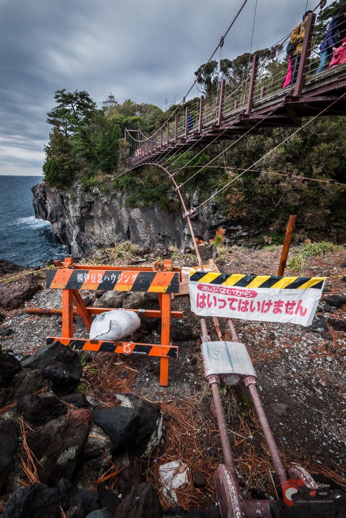 Le pont suspendu - Mais puisqu'on vous dit que c'est dangereux !