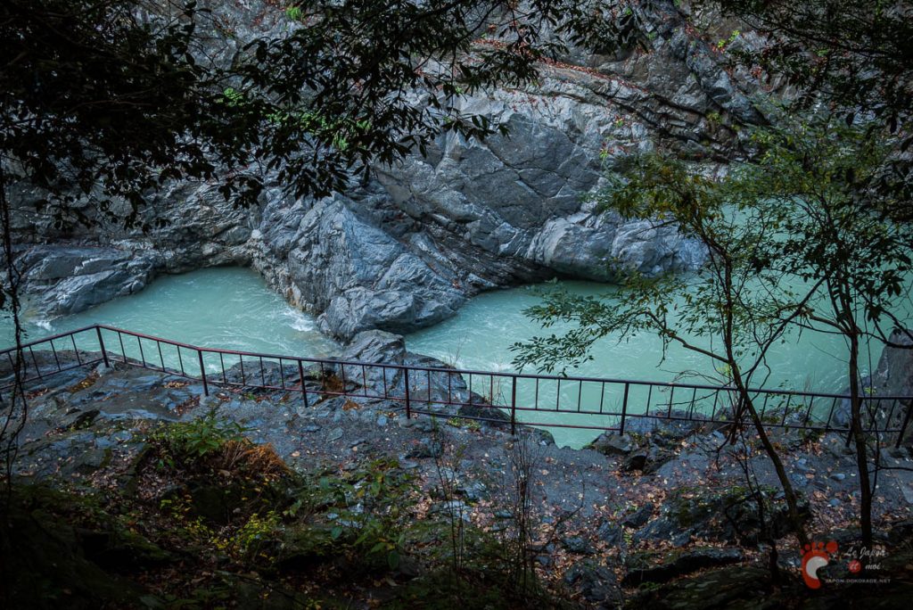 Vallée de Hato-no-Su - Une partie des berges est aménagée