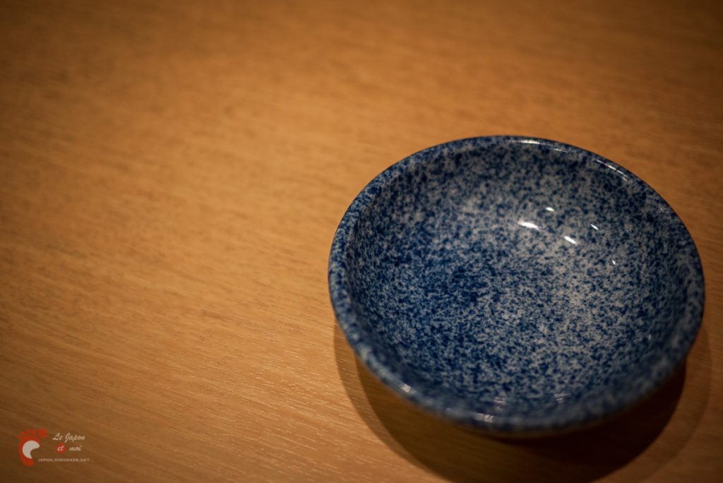 Dans un restaurant de sushi