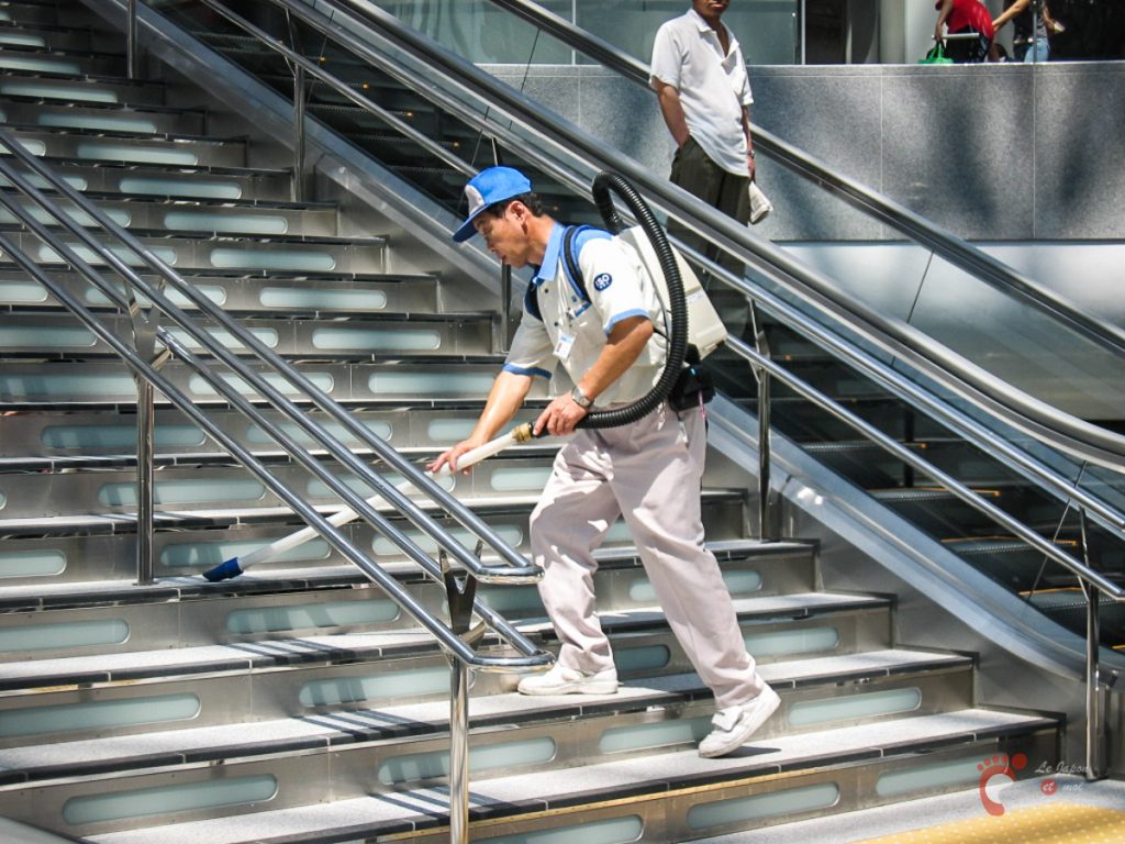 Gare de Kanazawa - On ne plaisante pas avec la propreté