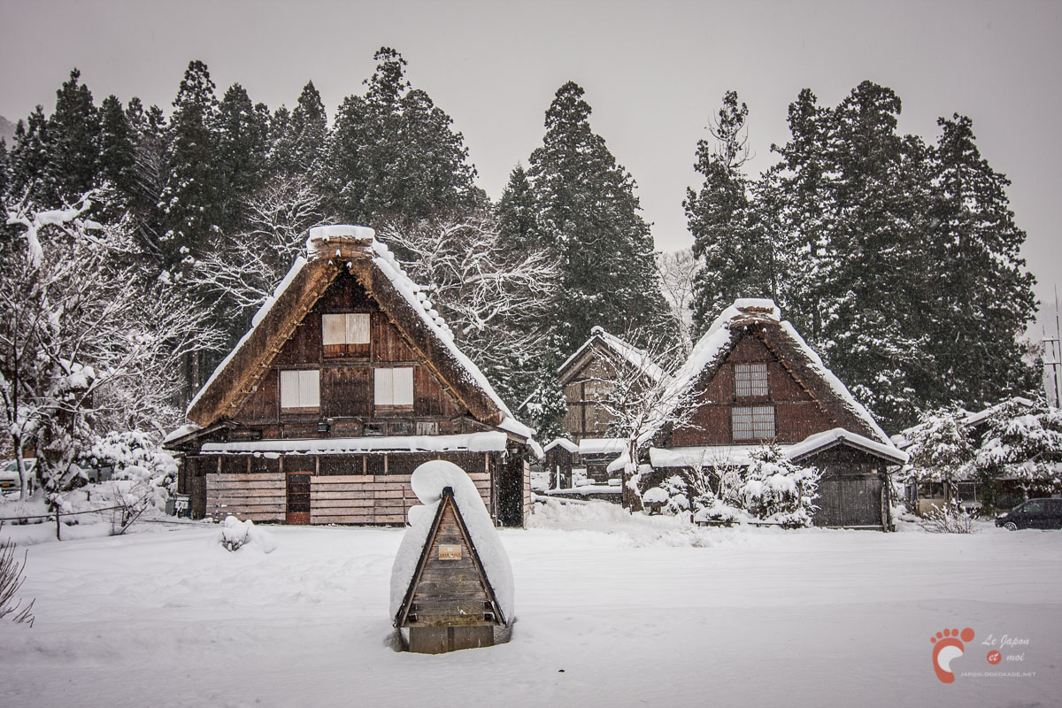 Dans les rues de Shirakawa-go