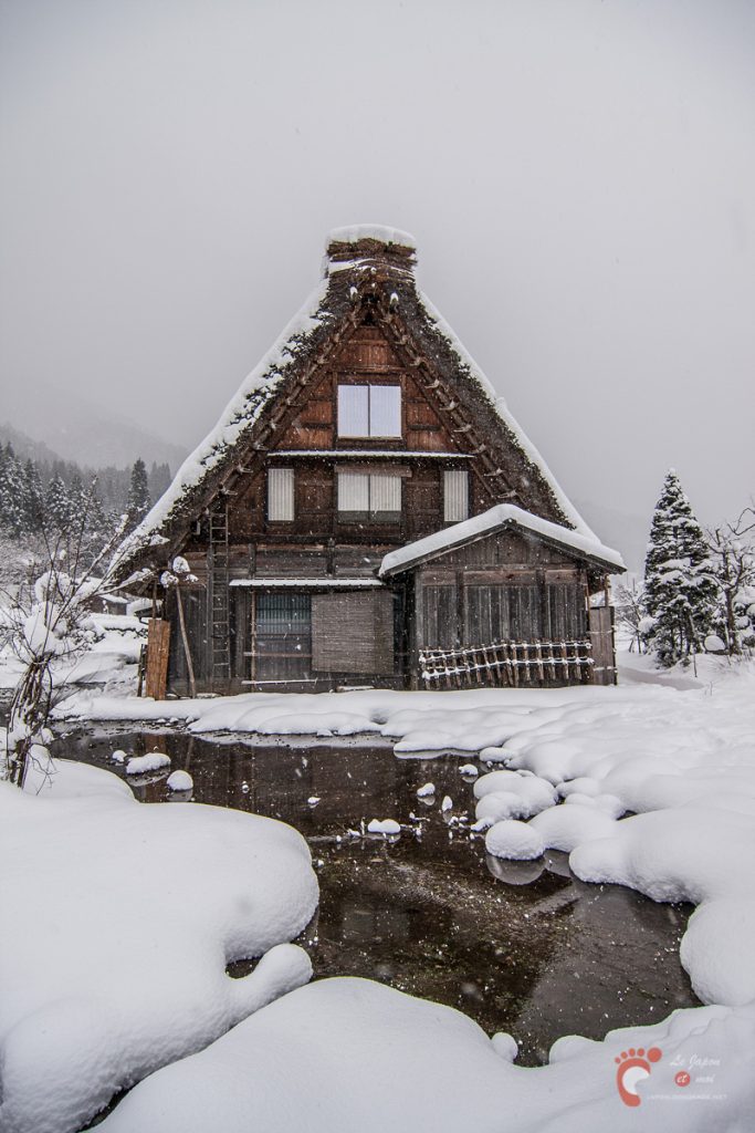 Dans les rues de Shirakawa-go
