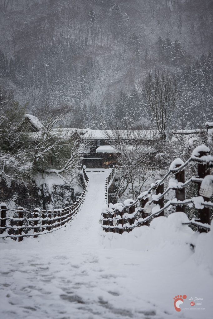 Dans les rues de Shirakawa-go